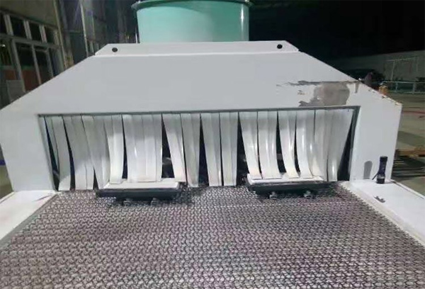 連續鋁水箱散熱片釬焊爐生產線